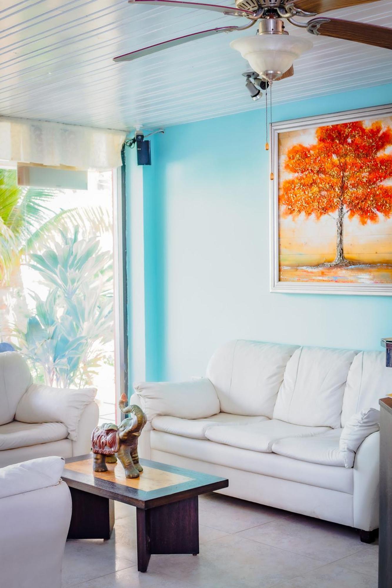 Hostal Antares Manta Exterior photo