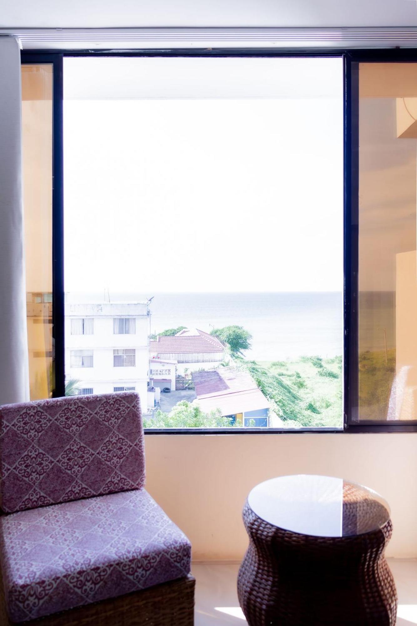 Hostal Antares Manta Exterior photo